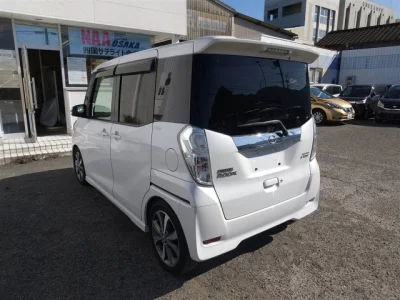 Nissan DAYZ ROOX  с аукциона в Японии