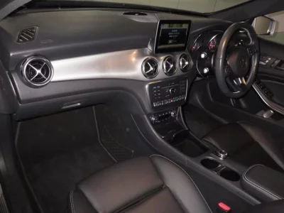 Mercedes-Benz GLA CLASS