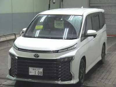 Toyota VOXY  с аукциона в Японии