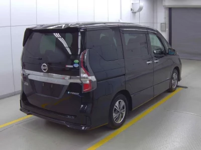 Nissan SERENA  с аукциона в Японии
