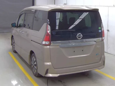 Nissan SERENA  с аукциона в Японии