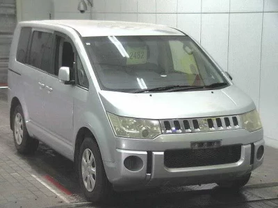 Mitsubishi DELICA D5