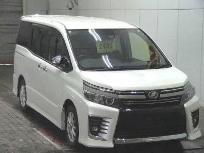 Toyota VOXY  с аукциона в Японии
