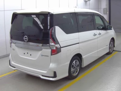 Nissan SERENA  с аукциона в Японии