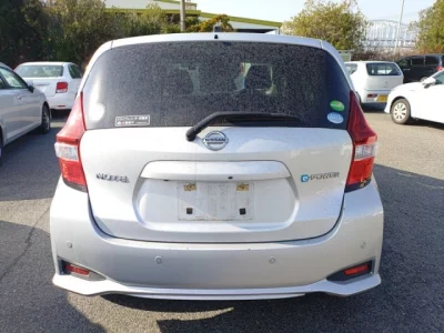 Nissan NOTE  с аукциона в Японии