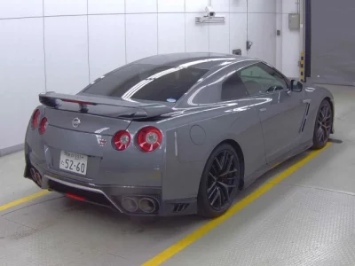 Nissan GT-R