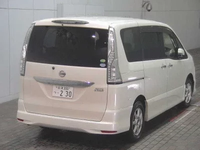 Nissan SERENA  с аукциона в Японии