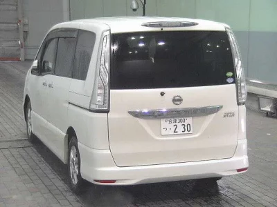 Nissan SERENA  с аукциона в Японии