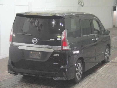 Nissan SERENA  с аукциона в Японии