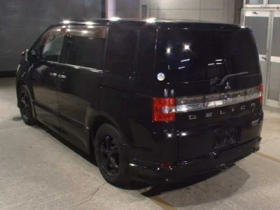 Mitsubishi DELICA D5