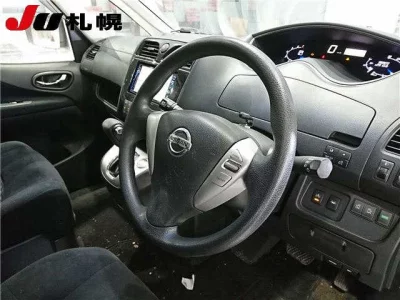 Nissan SERENA  с аукциона в Японии