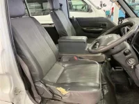 Mazda BONGO VAN лот № 80116 оценка 3.5  с аукциона в Японии 6