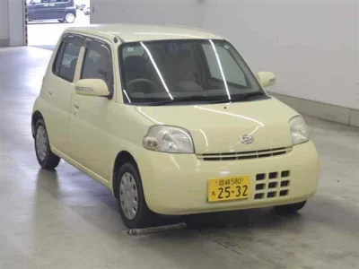 Daihatsu Esse