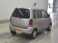 Suzuki WAGON R лот № 80137 оценка 3.5  с аукциона в Японии 4