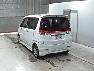 Mitsubishi DELICA D2