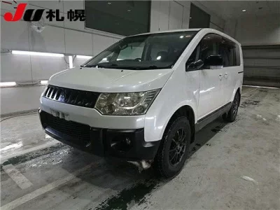 Mitsubishi DELICA D5