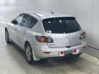 Mazda AXELA лот № 1051 оценка 3.5  с аукциона в Японии 1