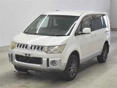 Mitsubishi DELICA D5