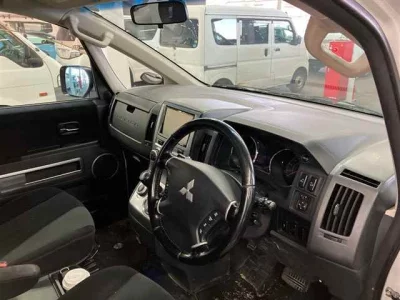 Mitsubishi DELICA D5