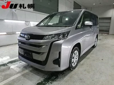 Toyota NOAH  с аукциона в Японии