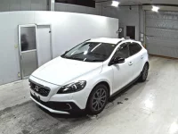 Volvo V40 лот № 9423 оценка 4  с аукциона в Японии 3
