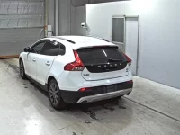 Volvo V40 лот № 9423 оценка 4  с аукциона в Японии 1