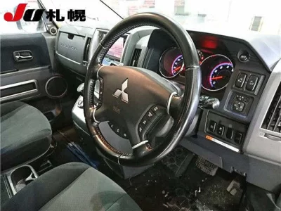 Mitsubishi DELICA D5