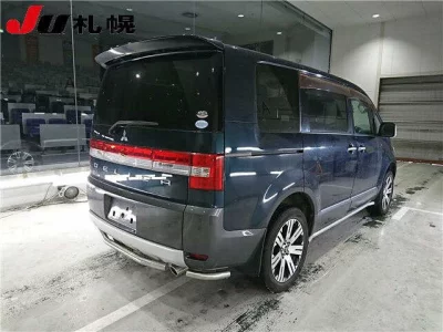 Mitsubishi DELICA D5