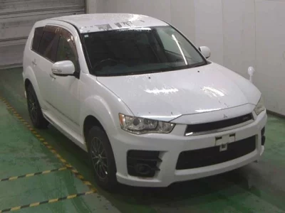 Mitsubishi OUTLANDER  с аукциона в Японии