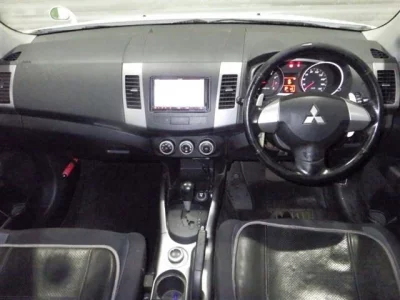 Mitsubishi OUTLANDER  с аукциона в Японии