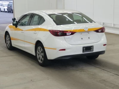 Mazda AXELA  с аукциона в Японии