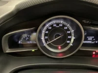 Mazda AXELA лот № 2052 оценка 4  с аукциона в Японии 5