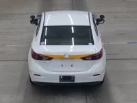 Mazda AXELA лот № 2052 оценка 4  с аукциона в Японии 2