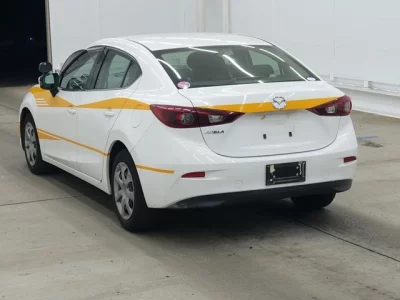 Mazda AXELA  с аукциона в Японии