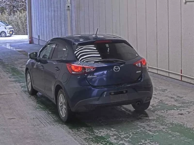 Mazda DEMIO  с аукциона в Японии