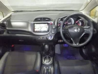 Honda FIT лот № 108 оценка 3.5  с аукциона в Японии 2