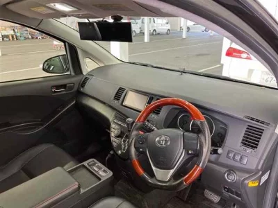 Toyota ISIS