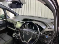 Toyota VOXY лот № 20071 оценка R  с аукциона в Японии 2