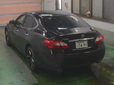 Nissan FUGA  с аукциона в Японии