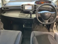Honda FREED лот № 2203 оценка 3.5  с аукциона в Японии 4