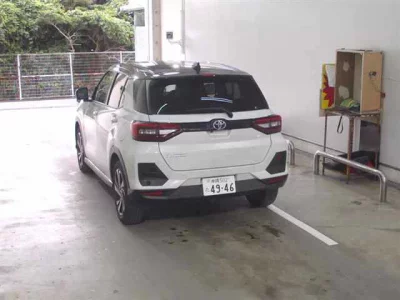 Toyota RAIZE  с аукциона в Японии