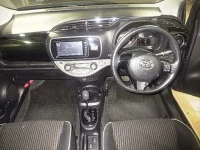 Toyota VITZ лот № 3005 оценка 4.5  с аукциона в Японии 2