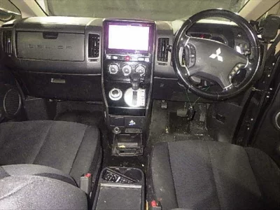 Mitsubishi DELICA D5