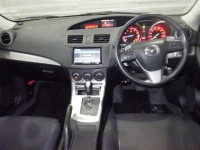 Mazda AXELA  с аукциона в Японии