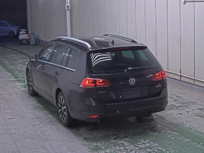 Volkswagen GOLF VARIANT