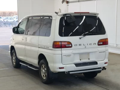 Mitsubishi DELICA  с аукциона в Японии