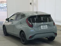 Toyota AQUA лот № 2258 оценка 3  с аукциона в Японии 1