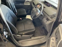 Toyota VOXY лот № 2293 оценка 3  с аукциона в Японии 3