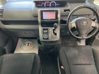 Toyota VOXY лот № 2293 оценка 3  с аукциона в Японии 4