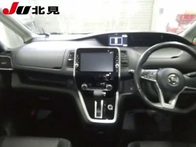 Nissan SERENA  с аукциона в Японии